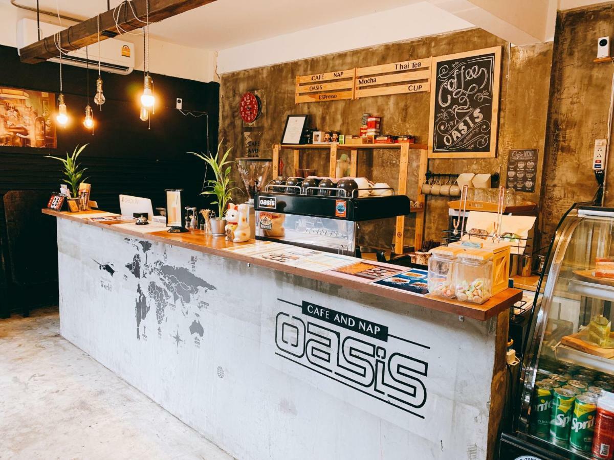 Oasis Cafe And Nap Hostel Bangkok Exterior foto
